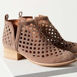 Women's Tan Ankle Boots